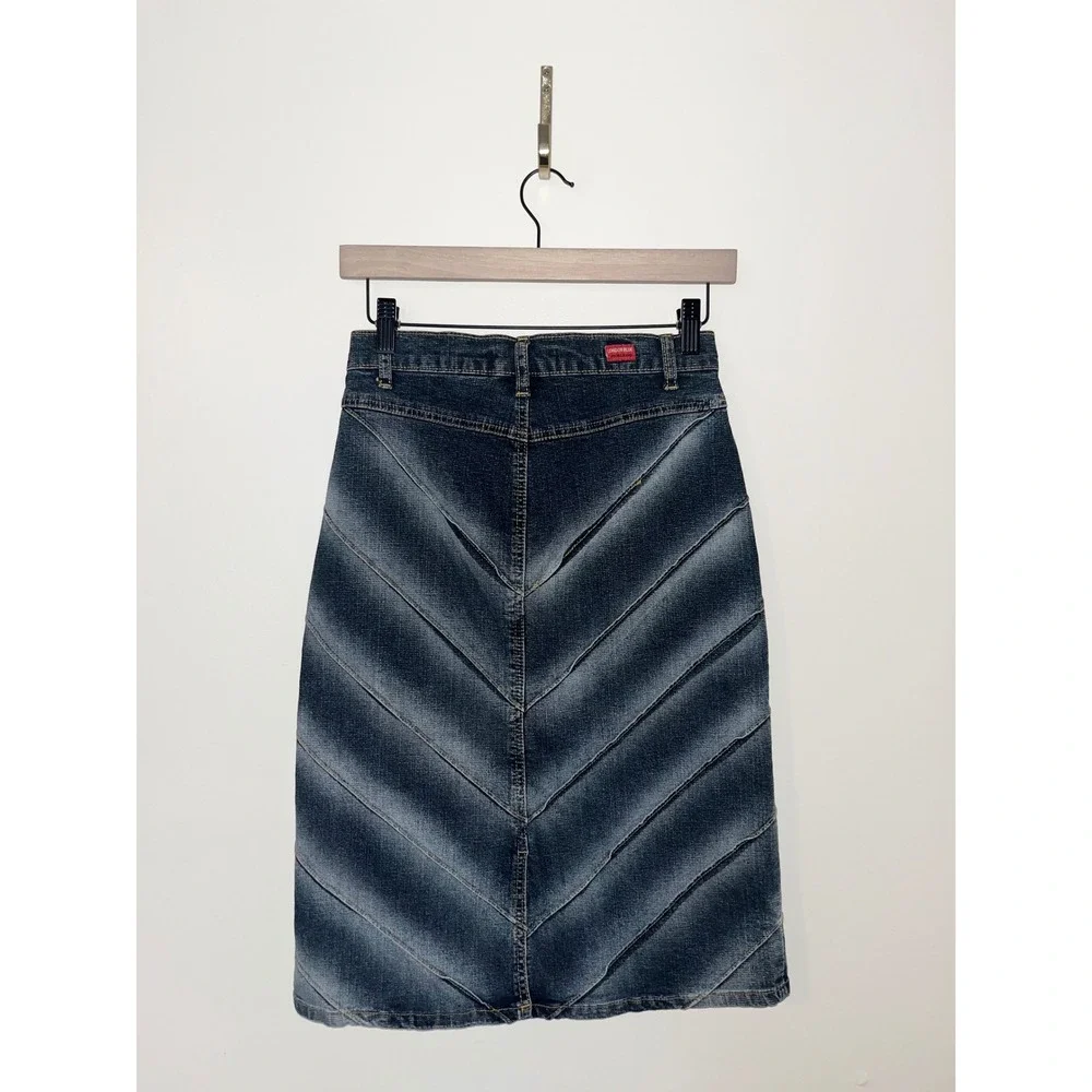 London Blue Vigoss Jeans Denim Skirt Dark Wash Paneled Chevron Y2K Cyber Grunge‎